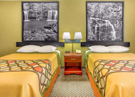Super 8 by Wyndham Galva 5