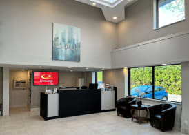 Econo Lodge Airport Quebec 2