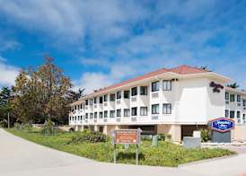 Hampton Inn Monterey 4