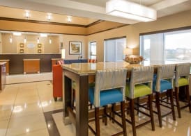 Comfort Suites Columbus West - Hilliard 2