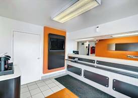 Motel 6 Thornton 3