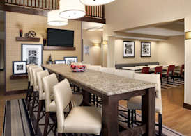 Hampton Inn Lawrence 4
