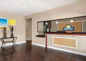 Days Inn by Wyndham San Antonio Near Fiesta Park 3