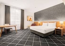 Furama Darling Harbour 5
