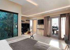 Illusion Suites 4