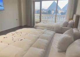 Roone Pyramids View Inn 5