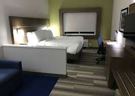 Holiday Inn Express NAPLES SOUTH - I-75 by IHG 4