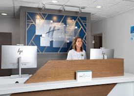 Holiday Inn Express & Suites CLINTON by IHG 2