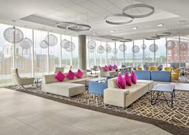 DoubleTree by Hilton Edmonton Downtown 5