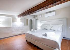 YiD Four suites Ognissanti 5