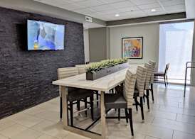 Best Western Plus Commerce Hotel 4