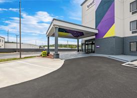 Spark by Hilton Pelham Birmingham I 65 5
