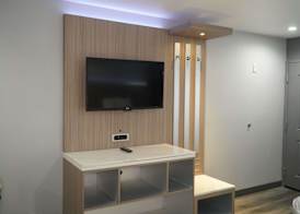 Travelodge by Wyndham Whittier 5