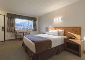 Rocky Mountain Ski Lodge 5