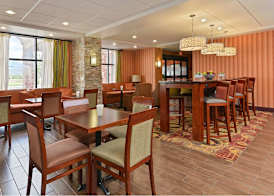 Hampton Inn Muscatine 3