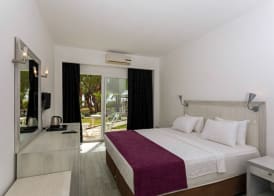 CHARM BEACH HOTEL 4