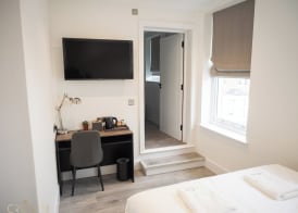 Crown Hotel 4