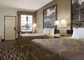 Super 8 by Wyndham Chatsworth/Dalton 5