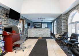Super 8 by Wyndham Niagara Falls by the Falls 2