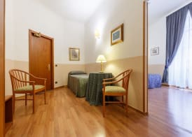 Hotel Paris 4