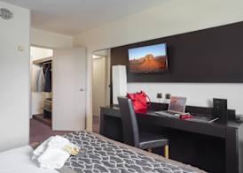 APOGIA PARIS 5