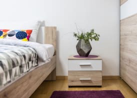 2 Bedroom Apt. in the Business Zone- Free Parking 3