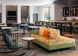 La Quinta Inn & Suites by Wyndham Chattanooga Downtown/South 3