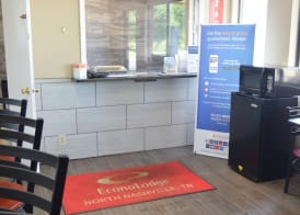 Econo Lodge Nashville North 3