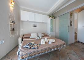 Nido Belvedere AC and Lake View - Happy Rentals 3