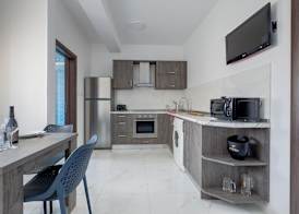 Idyllic Apartment steps from the Promenade 5