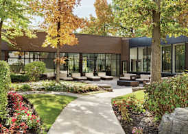 DoubleTree by Hilton Toronto Airport West 3