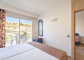 Apartamentos Cabau Cala Nova 5