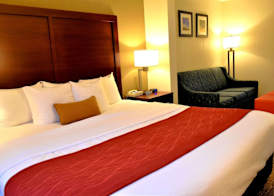 Comfort Inn & Suites Greenville I-70 5