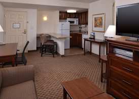 Staybridge Suites INDIANAPOLIS-AIRPORT by IHG 3