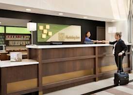 Holiday Inn WASHINGTON-DULLES INTL AIRPORT by IHG 3
