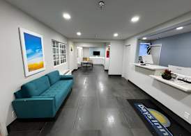 Days Inn by Wyndham Bakersfield 5