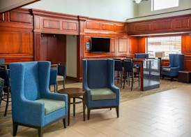 Comfort Suites Outlet Center 5