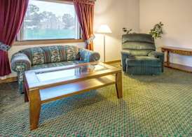 Super 8 by Wyndham Hartford WI 2