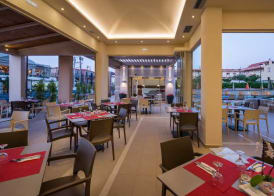 Oscar Suites & Village 5