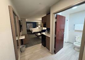 Holiday Inn Express & Suites LAFAYETTE by IHG 5