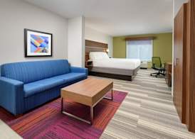 Holiday Inn Express & Suites TULLAHOMA by IHG 2