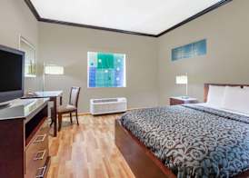 Days Inn & Suites by Wyndham Marquez 4