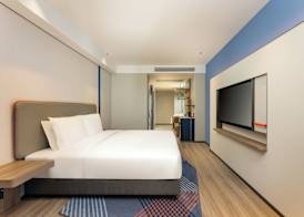 Holiday Inn Express Taizhou City Center by IHG 4
