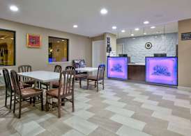 Super 8 by Wyndham Palestine TX 2
