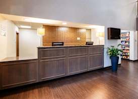 Wingate by Wyndham Roseville/Detroit 2