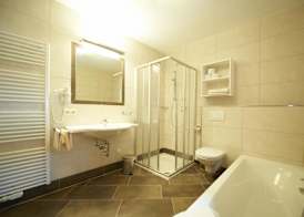 Hotel loj - our kind of place 3