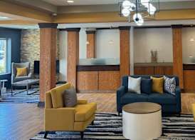 Comfort Inn & Suites Akron South 2
