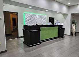 Ramada by Wyndham Burkburnett - Wichita Falls 2
