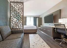 Best Western Plus Temecula Wine Country Hotel & Suites 5