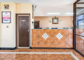 Econo Lodge Inn & Suites Macon West 3
